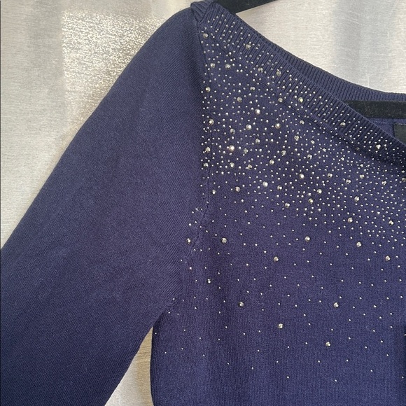 NTW! Chic Navy Blue Women's Sweater with Embellishments - Picture 5 of 7